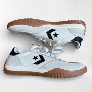 Converse Run Star Trainer in Egret Black Honey Size Women’s 5